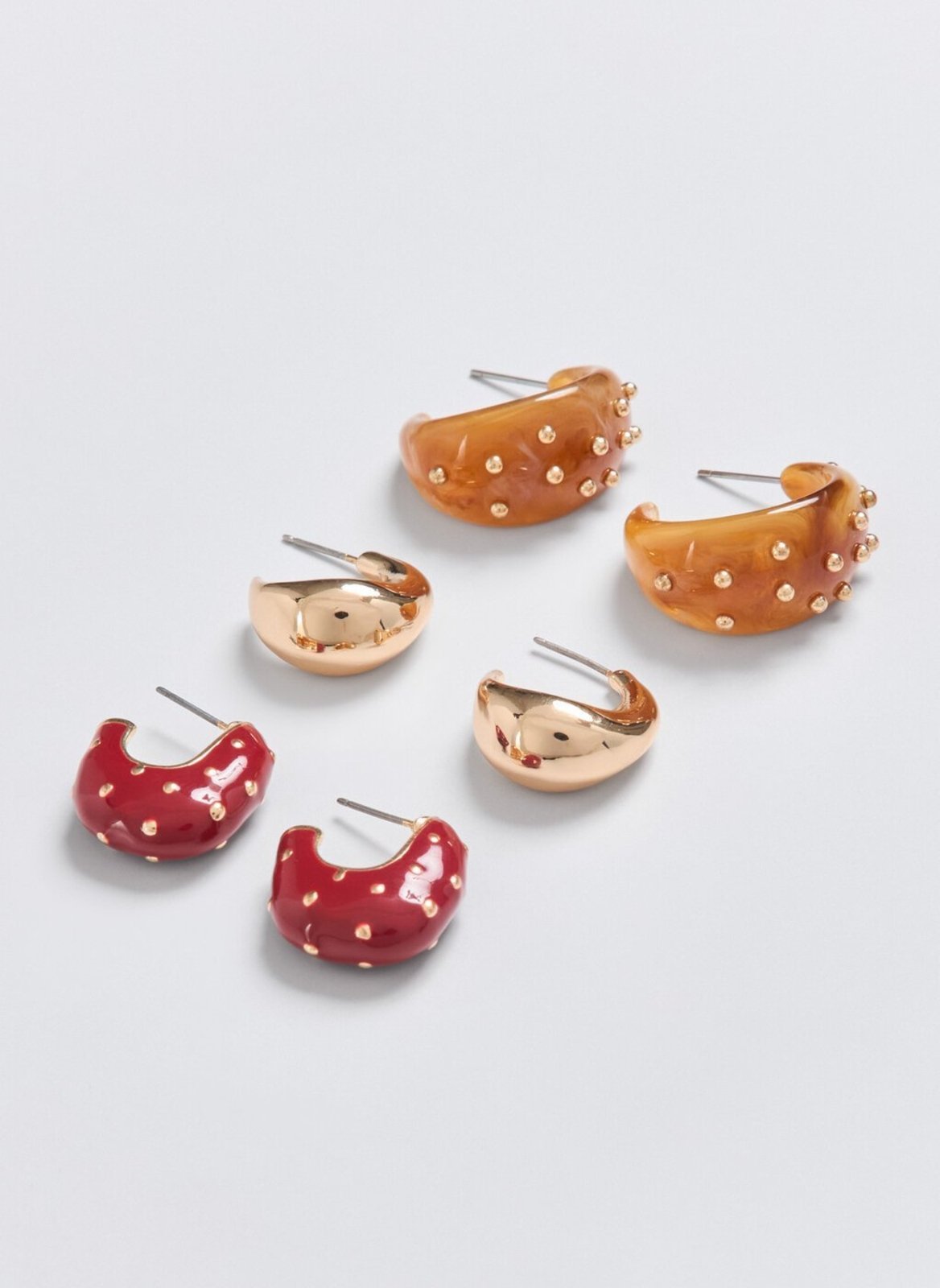 Conjunto 3 Brincos Dourados Resina