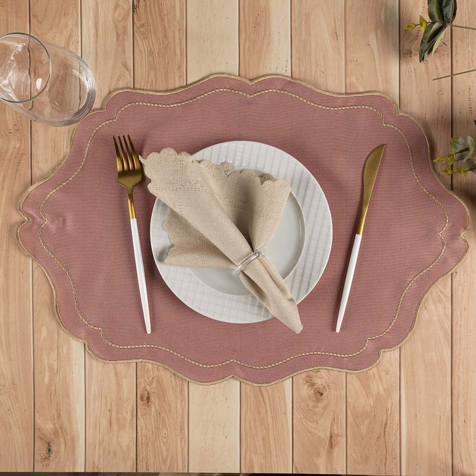 Kit 6 Jogos Americanos Bordado Simples com Guardanapos - Realeza Rose