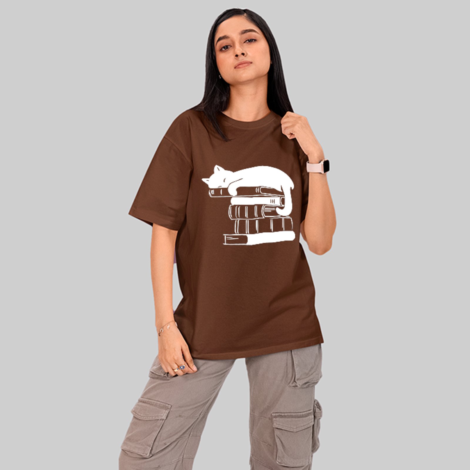 Camiseta Oversized Cat Lover Books Style Unissex Marrom