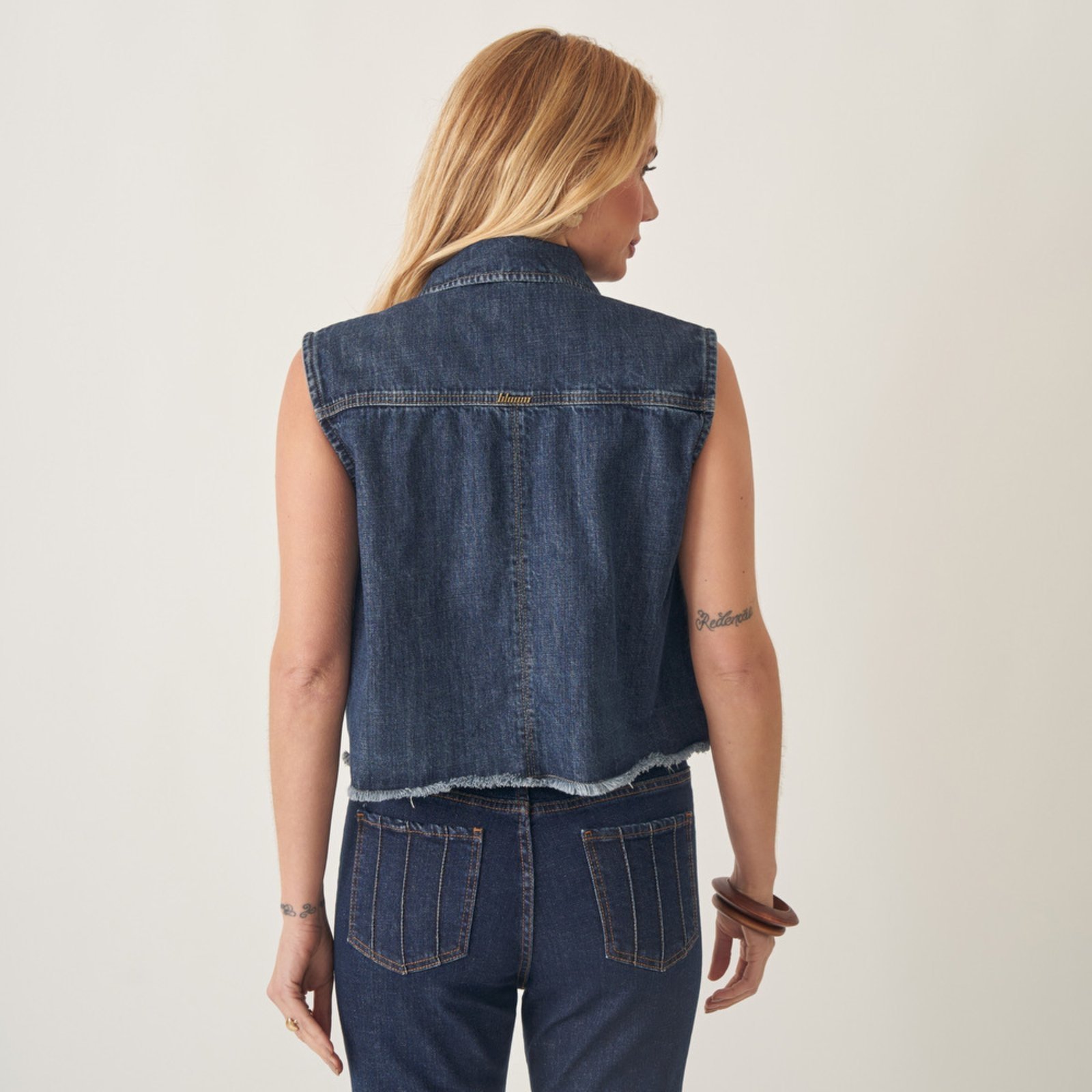 Vista 3 Camisa Colete Jeans Cropped com Barra Desfeita Bloom azul marinho Bloom azul marinho