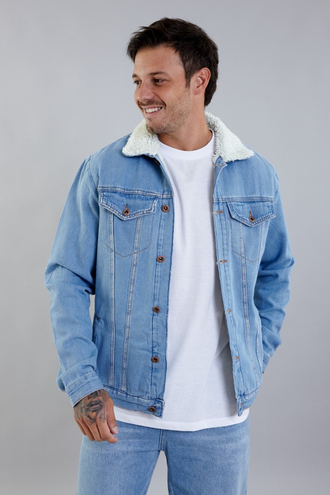 Jaqueta Jeans Dialogo Masculina Trucker Forrada Com Bolsos Azul Claro