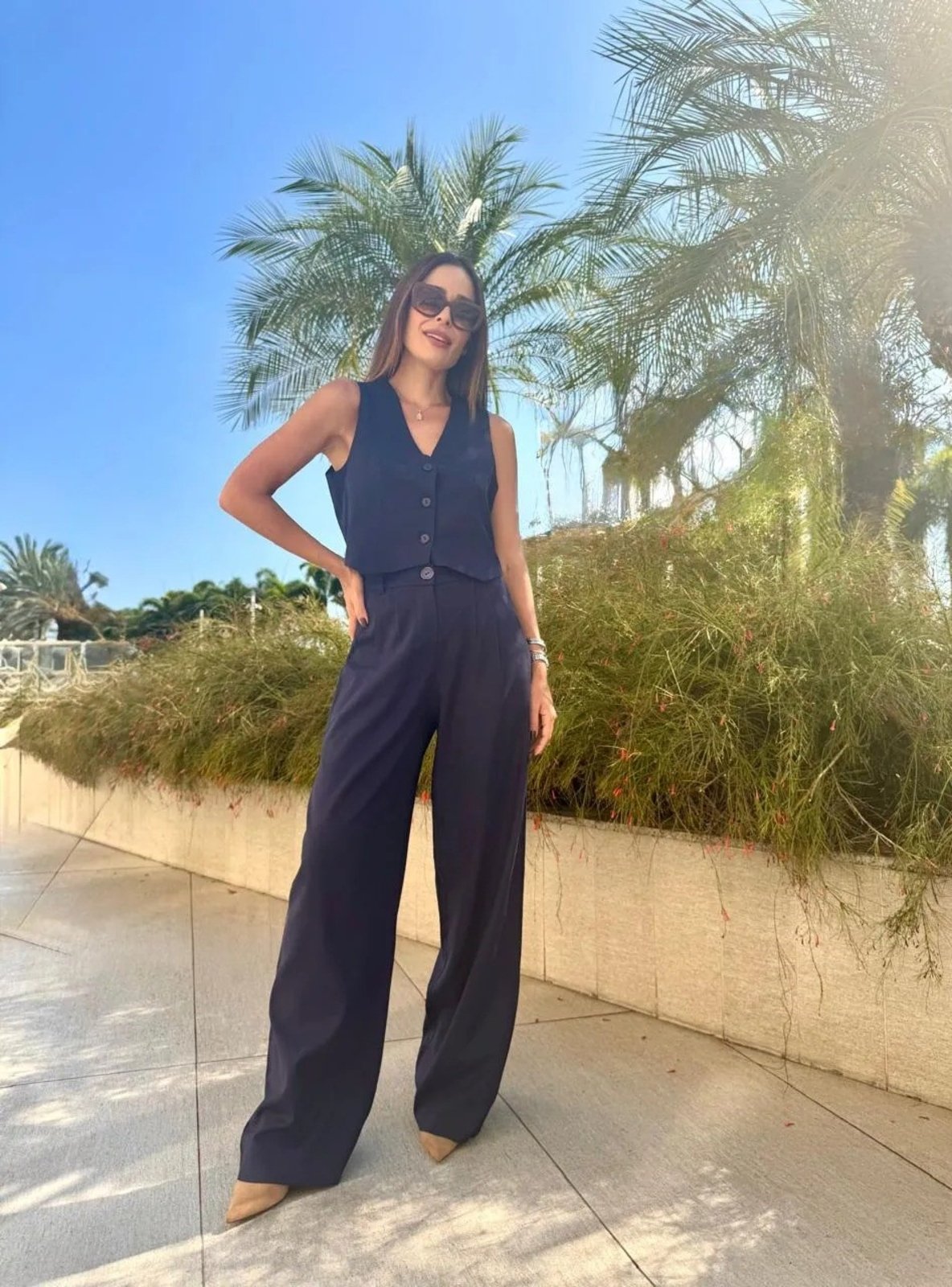 Vista 3 Conjunto Colete com Calça Em Linho Antonela VIC BRAND azul marinho VIC BRAND azul marinho