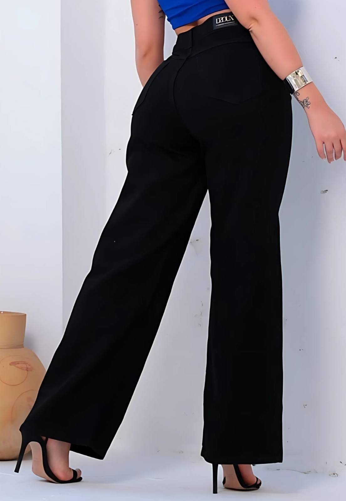 Vista 3 Calça Wide Leg Cargo Feminina Preta com Bolsos Laterais e Cintura Alta CCW CENTRAL CAPITAL WEAR preto CCW CENTRAL CAPITAL WEAR preto