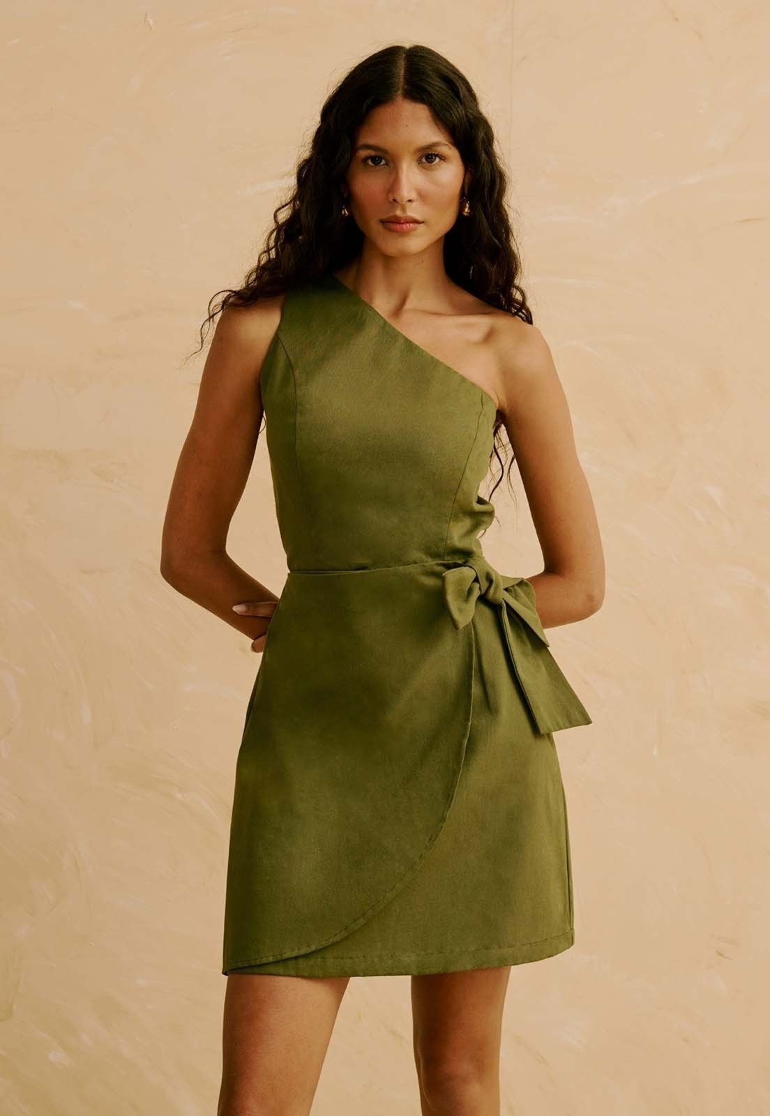 Vestido Curto Liso Um Ombro Só