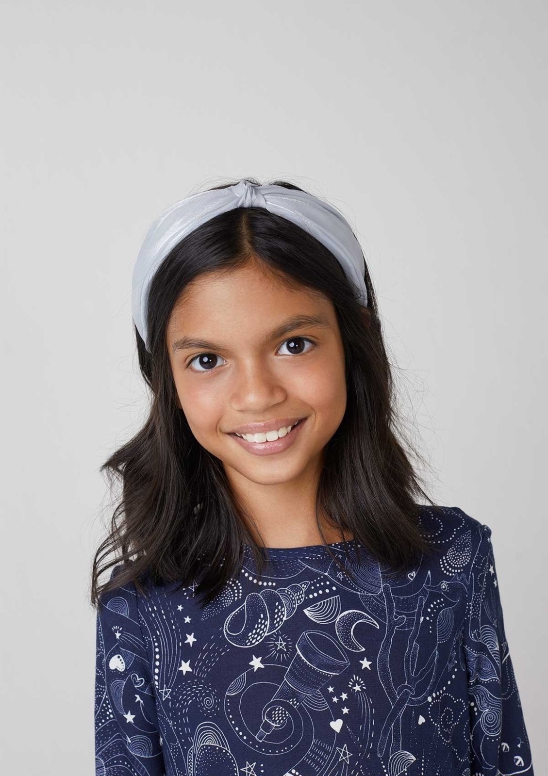 Vista 3 Infantil - Tiara Hering De Nó Em Cetim cinza cinza