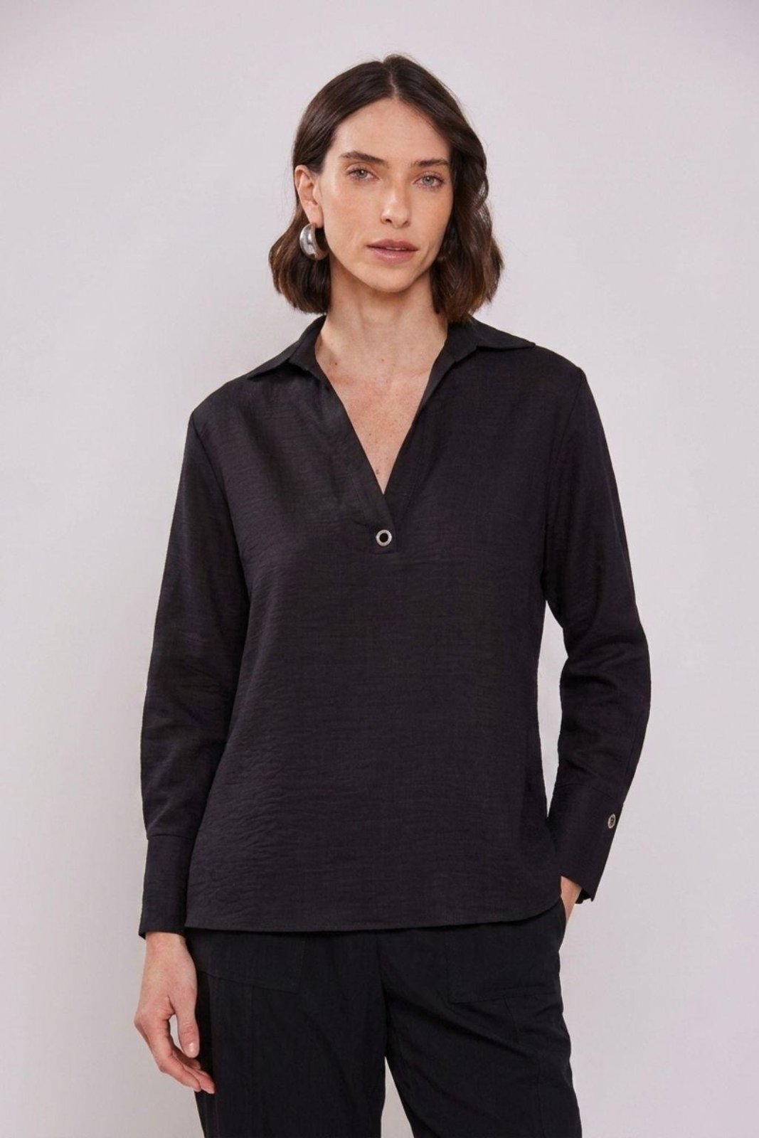 Camisa Manga Longa Gola V Preta
