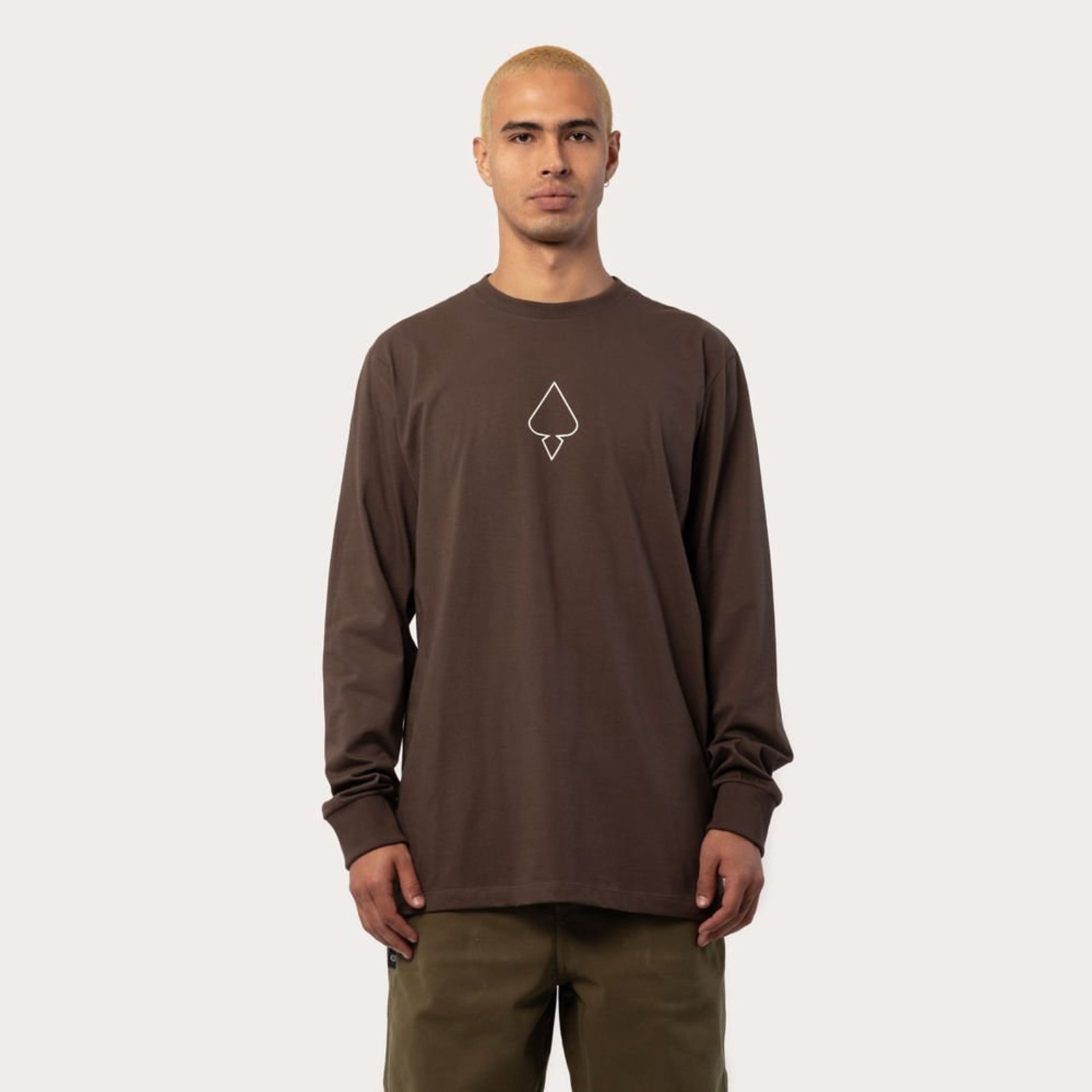 Camiseta Regular Ml Classic Marrom Ruina