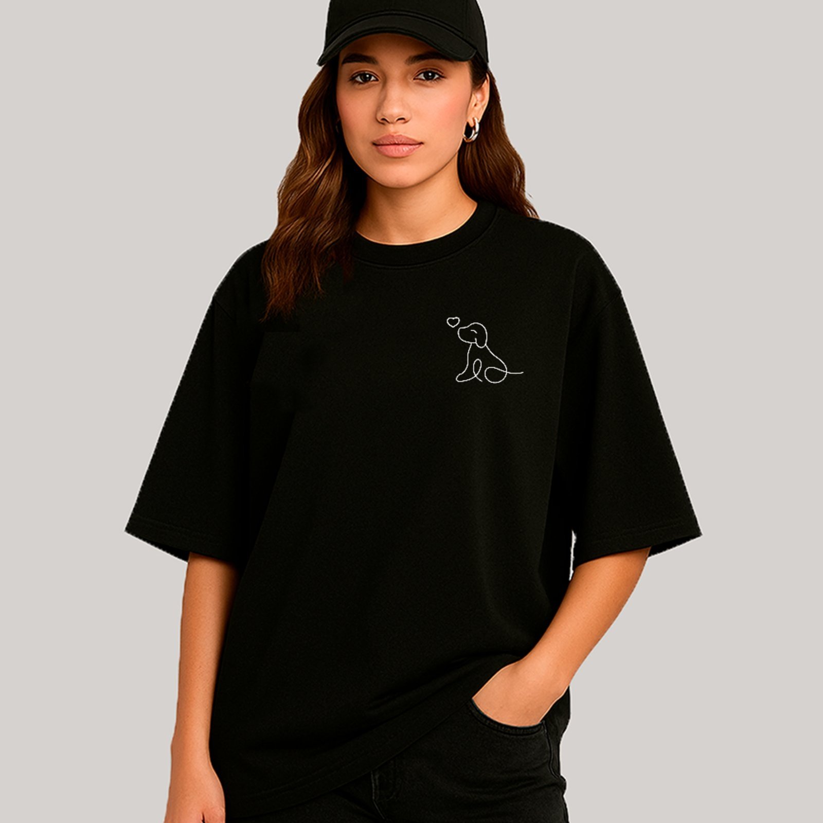 Vista 2 Camiseta Ousy Minimalista de Cachorro Oversized Feminina preto ousy preto
