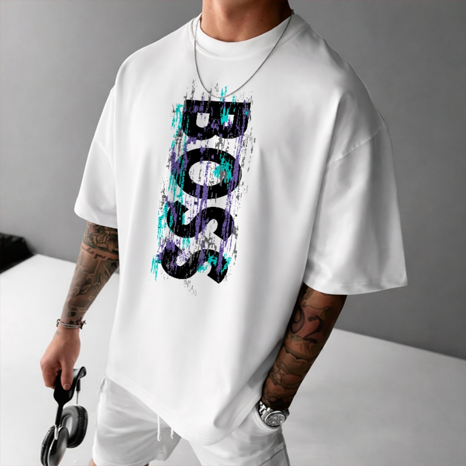 Vista 2 Camiseta Oversized Boss Design Tipográfico Street ousy branco ousy branco