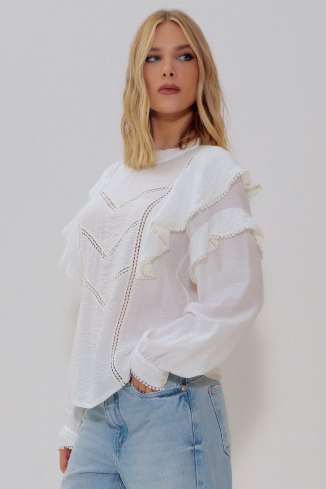 BLUSA ROMANTIC OFF WHITE Gatabakana