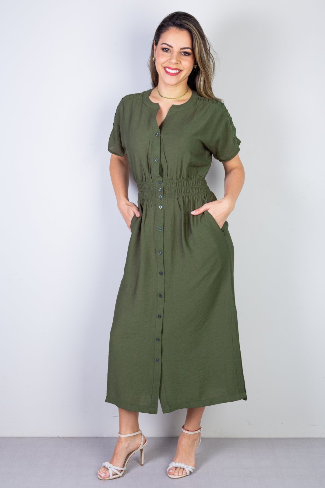 Vestido Enluaze Midi Manga Curta Botões E Elástico 51133 – Verde Militar