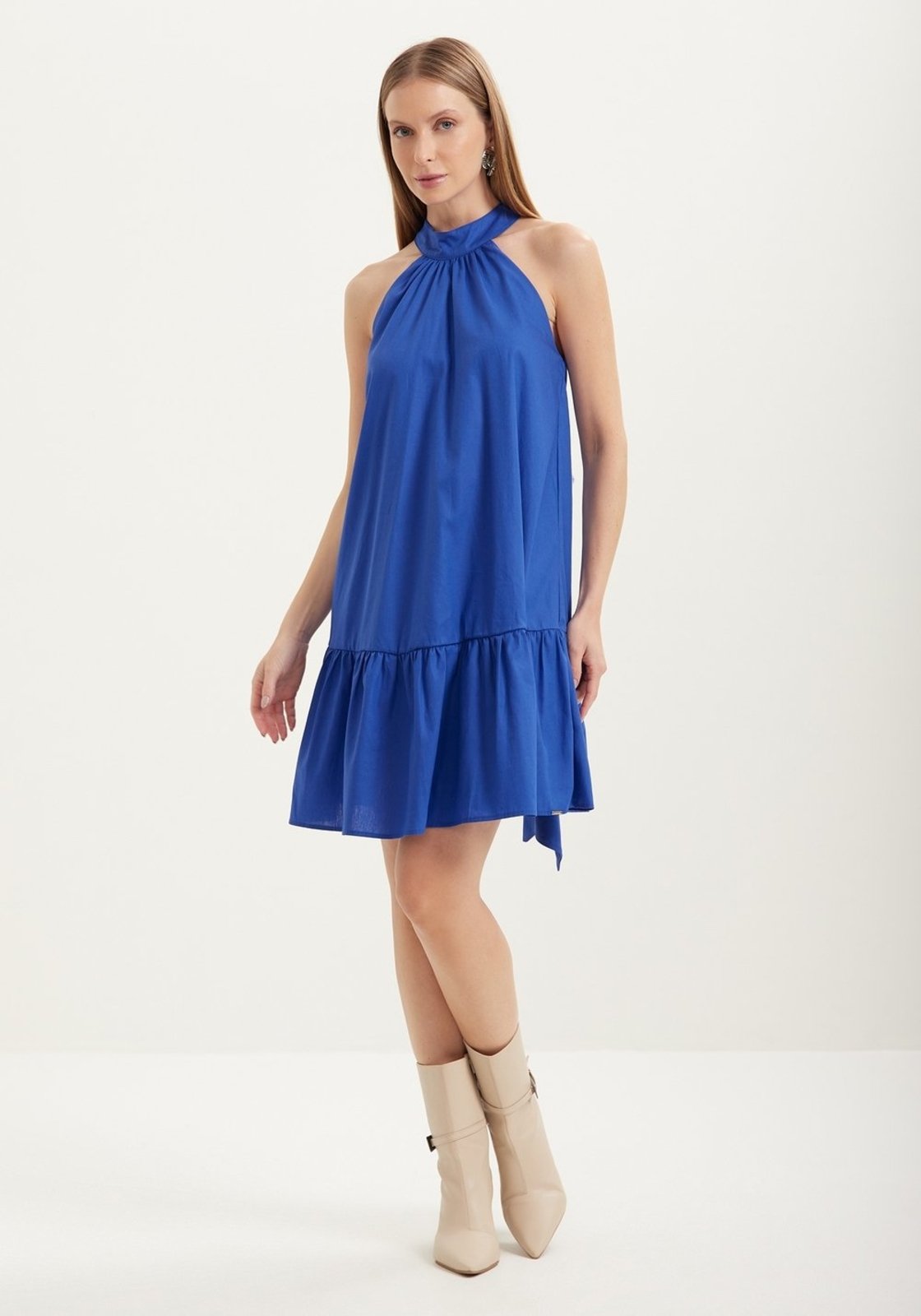 Vestido Curto Com Gola Alta E Amarração Em Tafetá