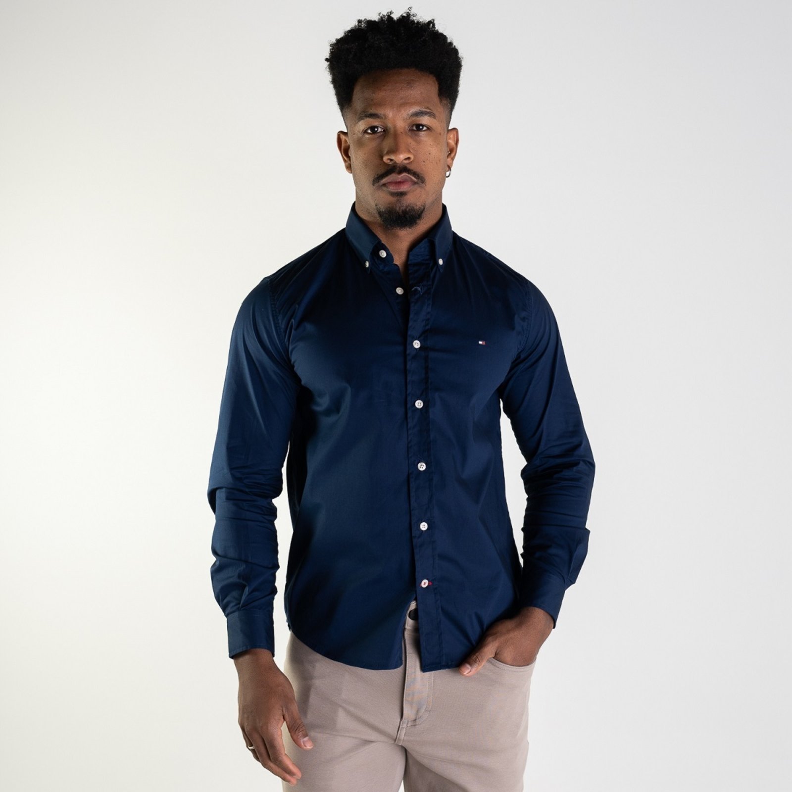 Vista 2 Camisa Tommy Hilfiger Classic Regular Fit azul marinho Tommy Hilfiger azul marinho