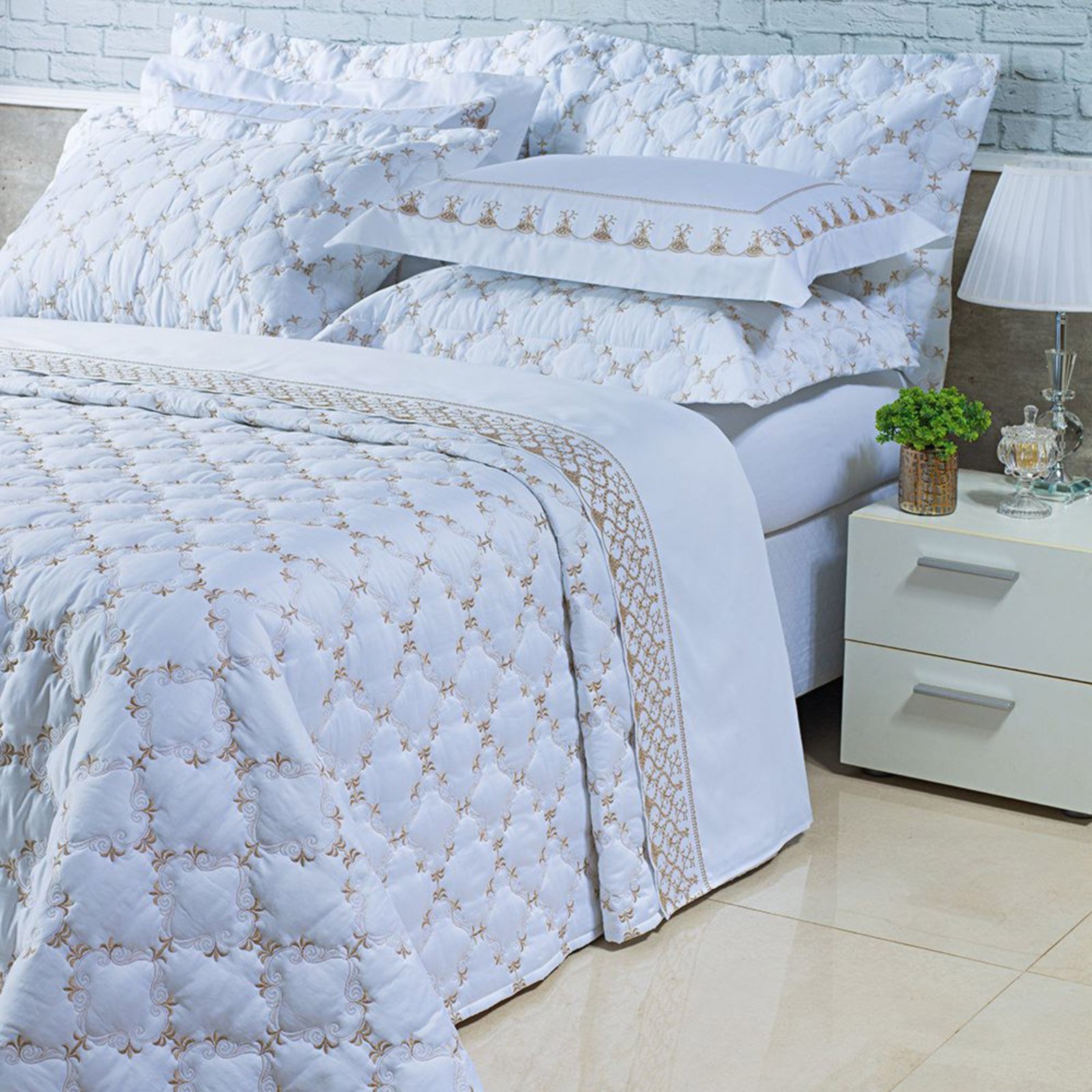 Kit Cobre Leito Colcha Casa Scarpa Garland Queen Algodão 400 Fios Acetinado Bordado 5 Peças - Branco