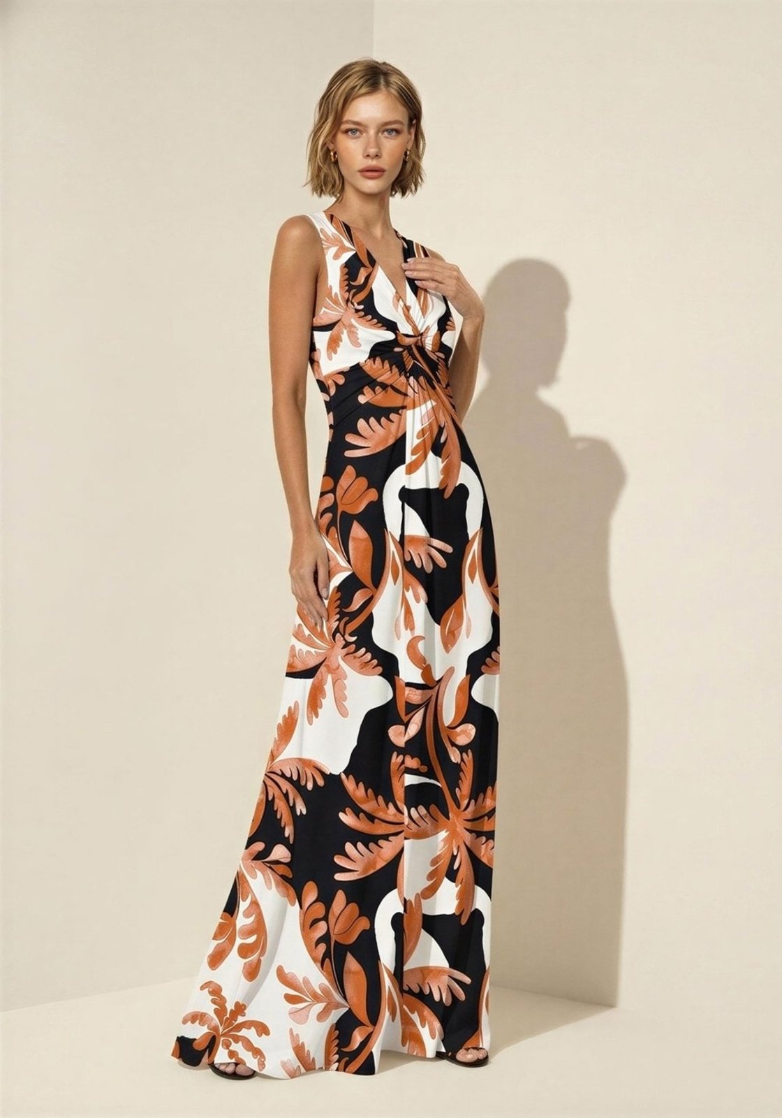 Vestido Longo Estampado Com Decote Em V E Enfeite