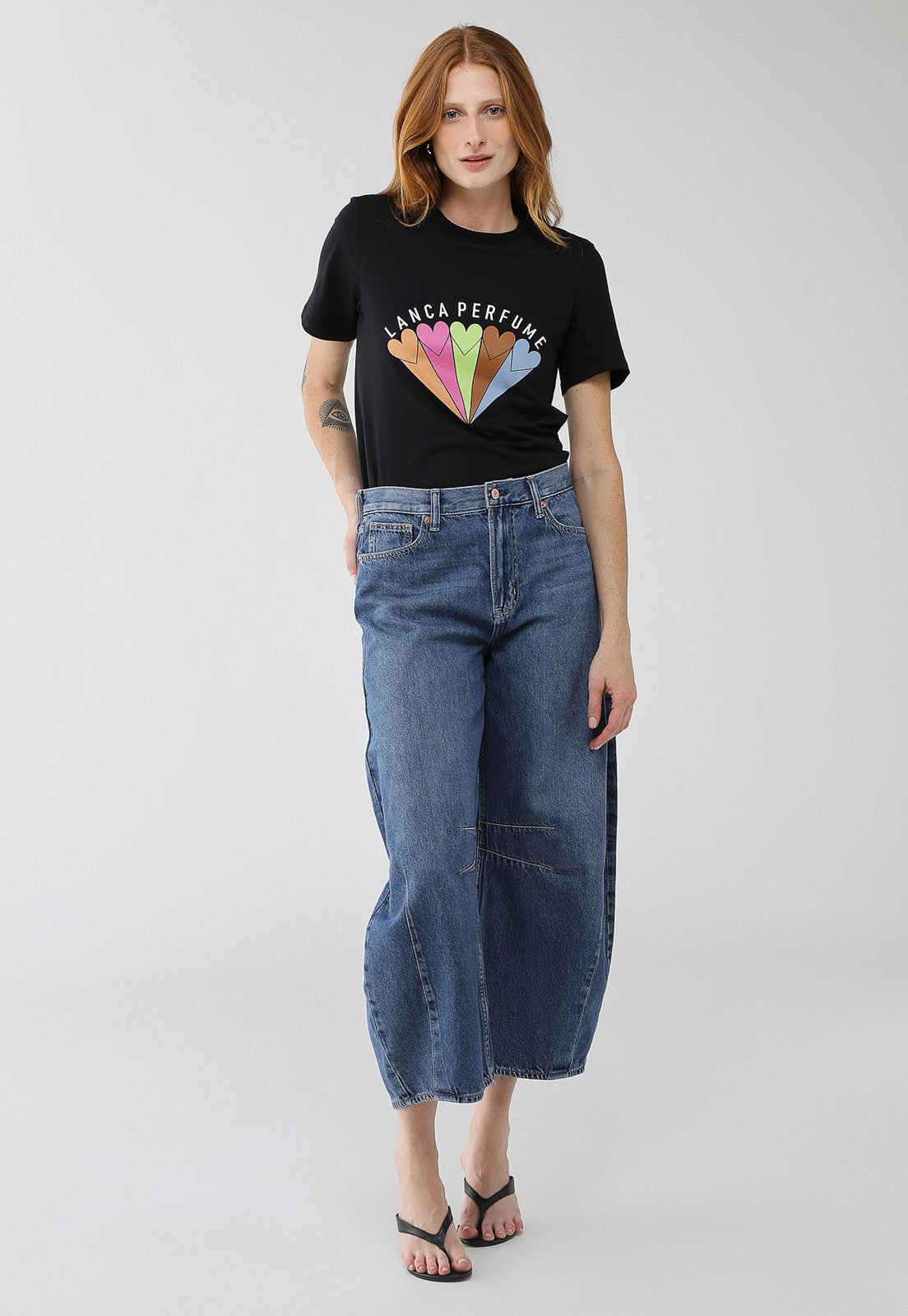 Vista 3 Camiseta Feminina Lança Perfume Estampada Corações Preta preto Lança Perfume preto