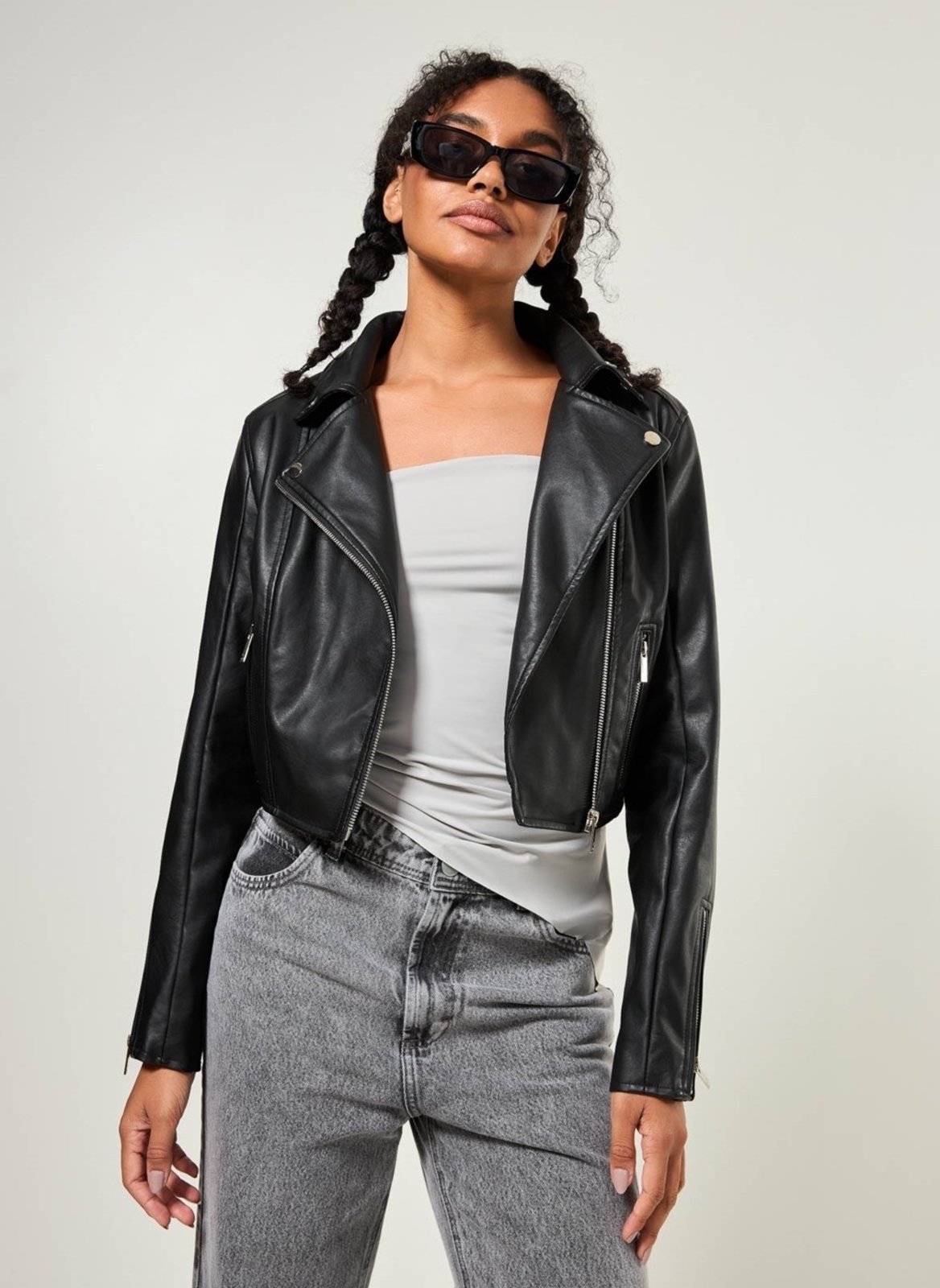 Vista 3 Jaqueta Perfecto Cropped Em Poliuretano Youcom preto Youcom preto