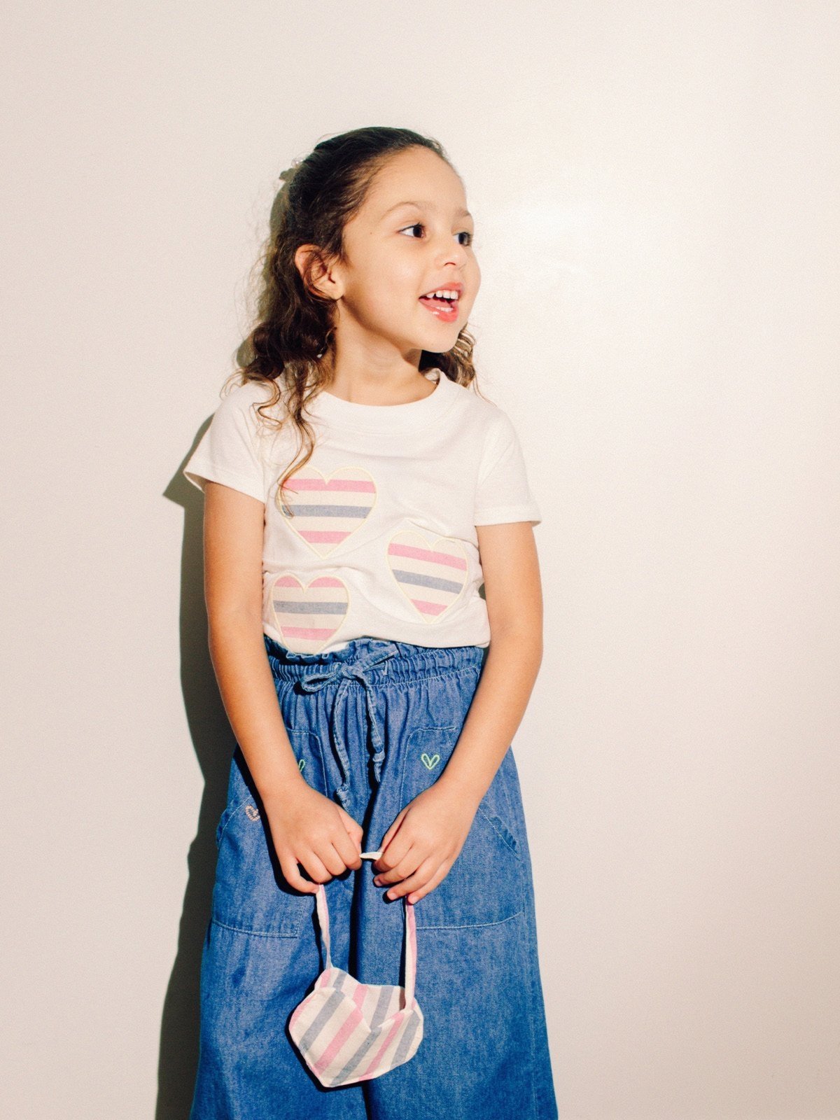 Infantil - Blusa Menina Bugbee em Meia Malha Bordado Coração Com Bolsa de Mão