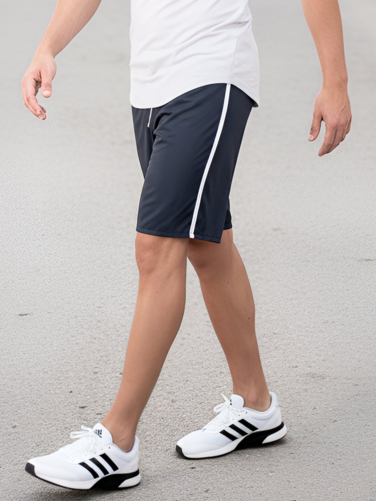 Vista 2 Bermuda Masculina Listra Lateral Frent's Short Tactel Academia Treino azul/azul marinho Frent's azul/azul marinho