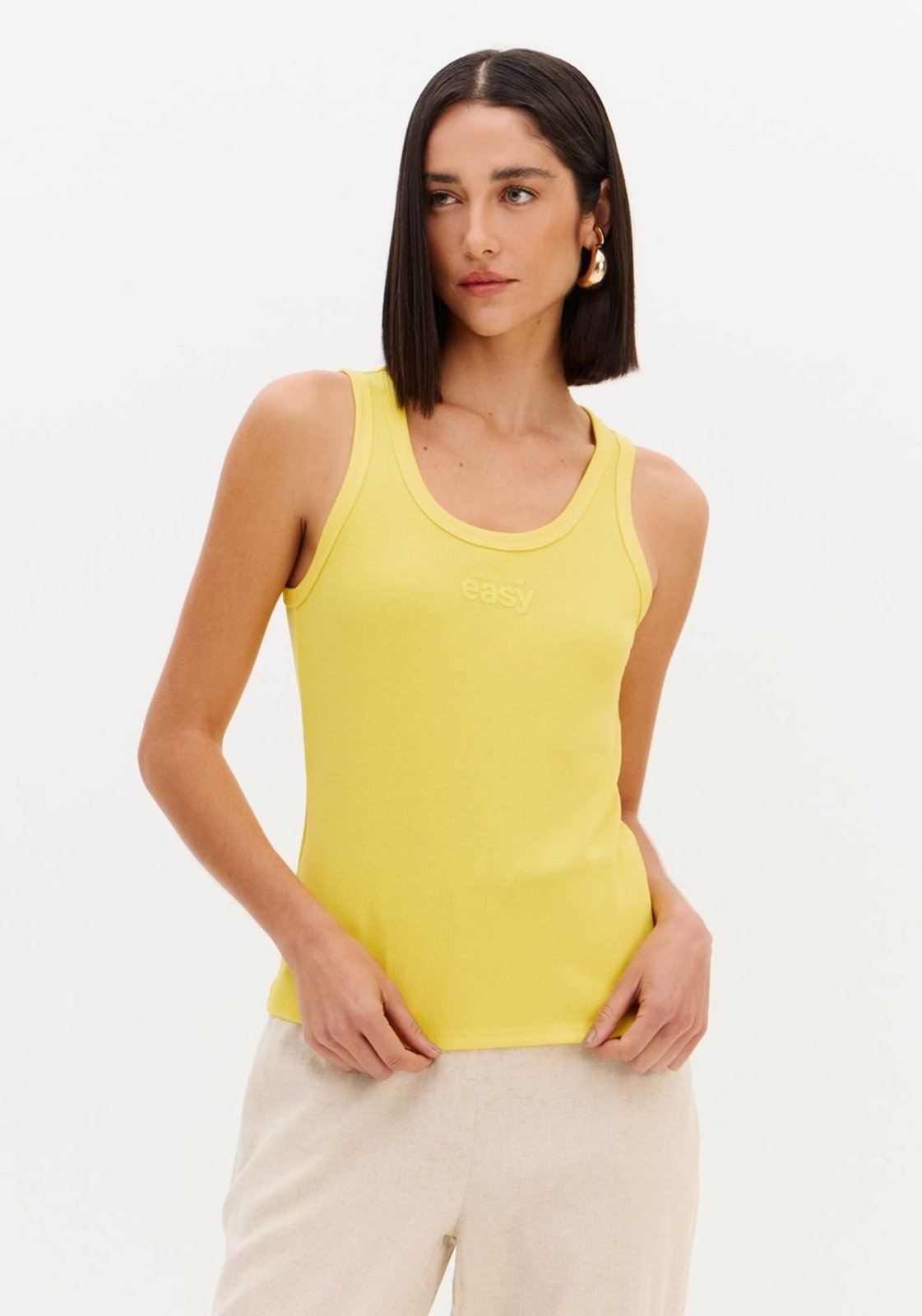 Vista 2 Kit Com 2 Blusas Regatas Caneladas Sport Easy amarelo Sport Easy amarelo