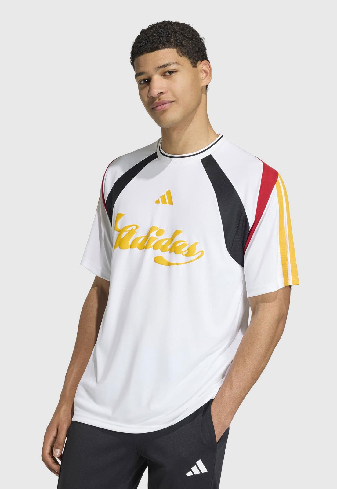 Camiseta Masculina adidas Sportswear Detalhe Colorido Branco