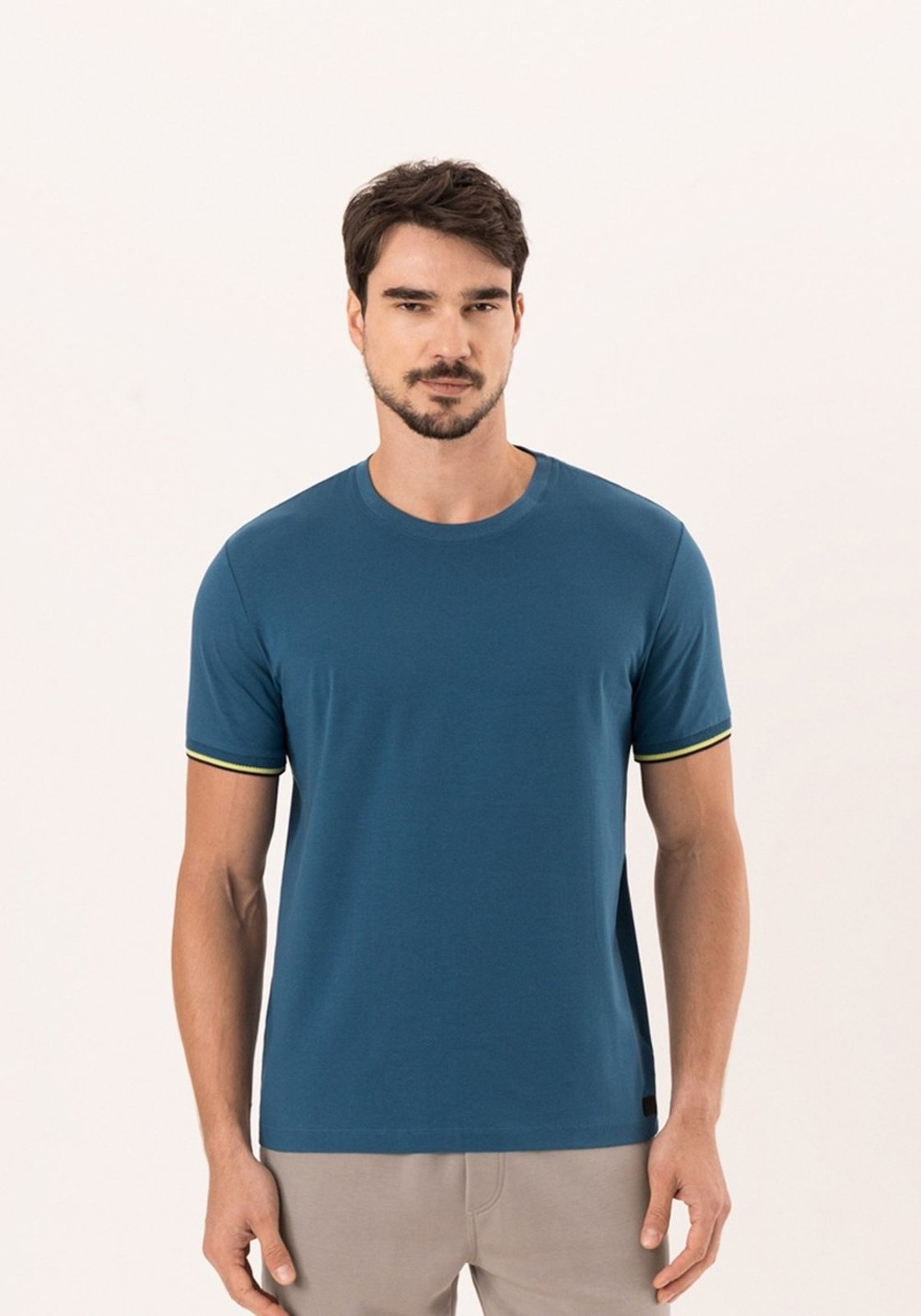 Camiseta De Mangas Curtas Com Retilínea Em Malha De Algodão