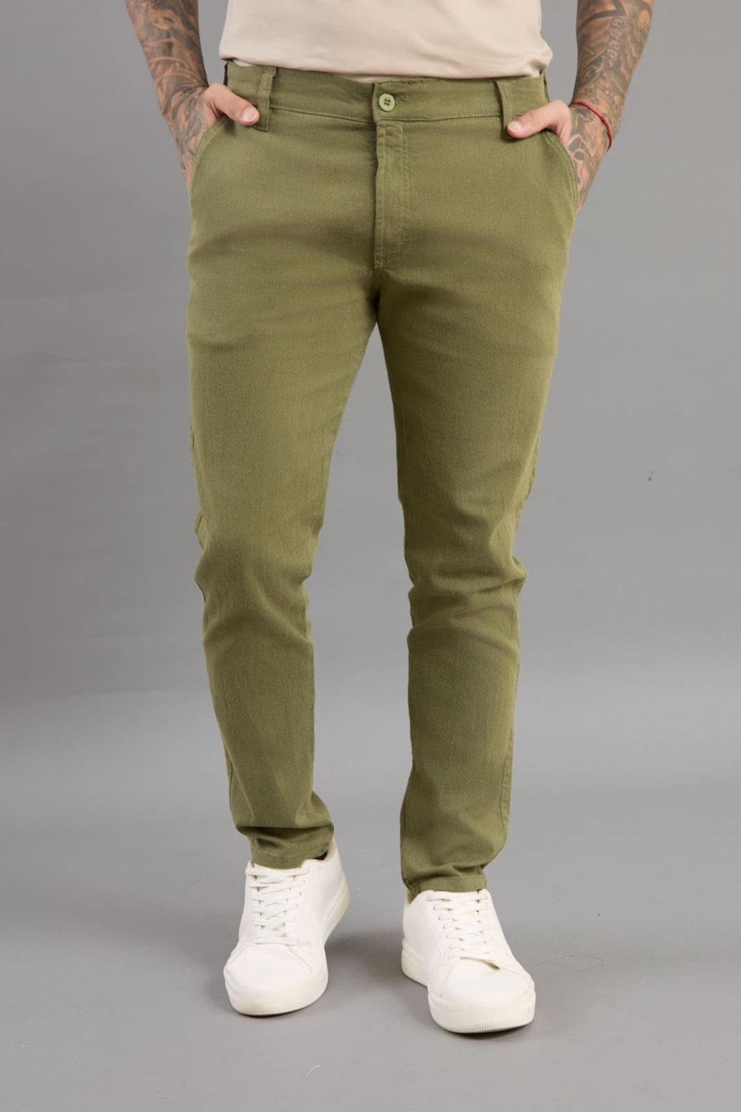 Calça Chino Masculina Em Sarja Com Bolsos Skinny Dialogo Verde