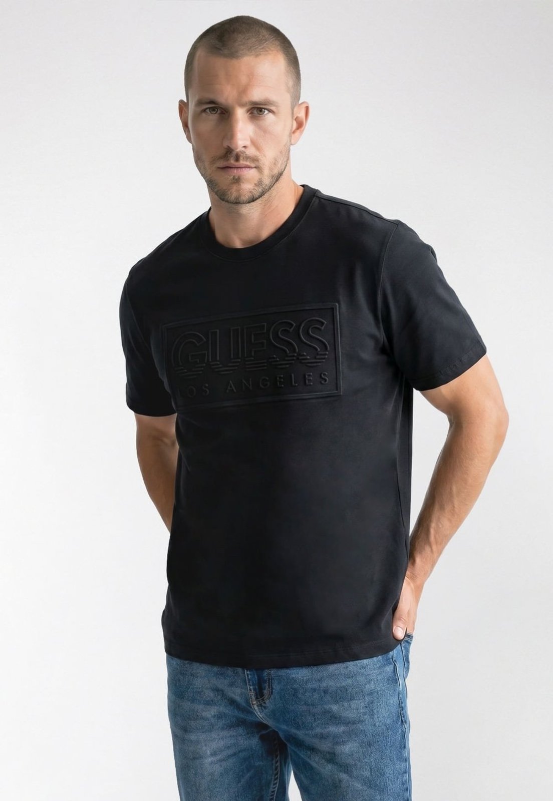 Camiseta Logo Guess Embossed Preto