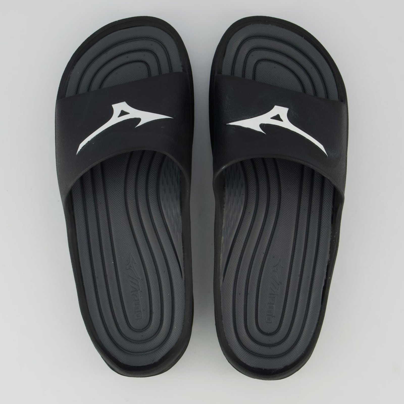 Chinelo Mizuno MZ Neo Preto e Branco