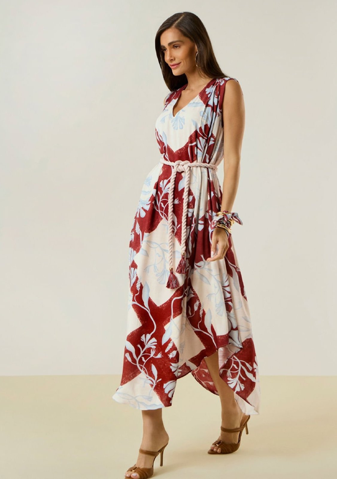Vestido Maria Valentina Solto Decote V Sem Manga Longo Marrom