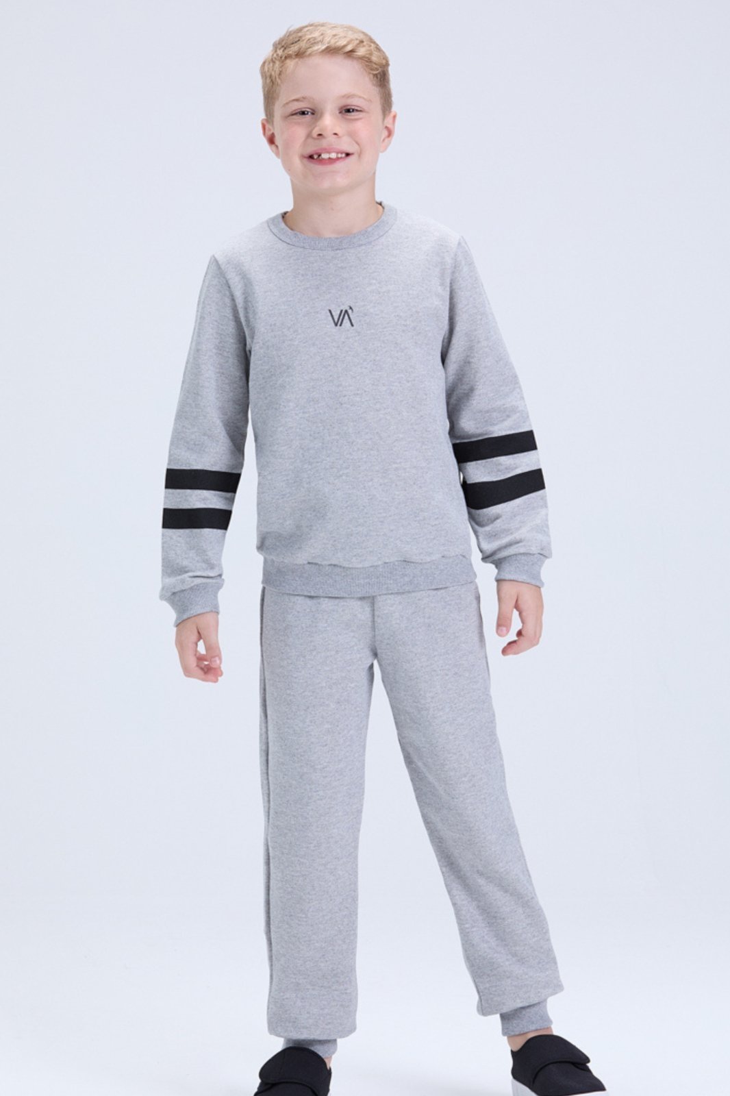 Infantil - Conjunto Menino de Moletom com Detalhes – Inverno