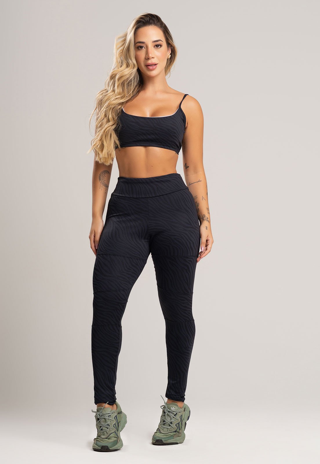 Calça Legging MVB Modas Recortes Textura Jacquard Cintura Alta Preto