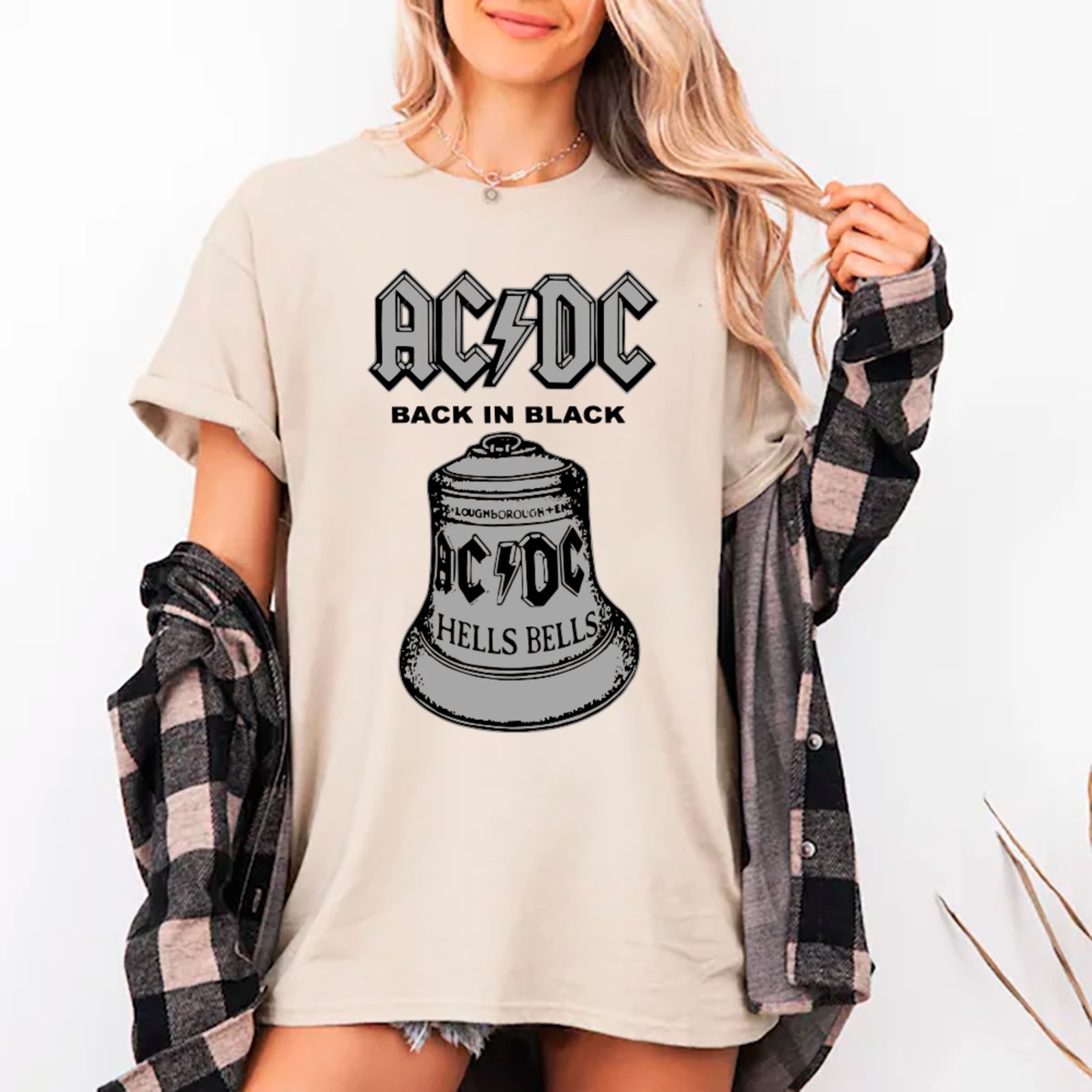Vista 2 Camiseta Ousy Básica AC DC Hells Bells Estampa Clássica Unissex Off White off-white white ousy off-white white