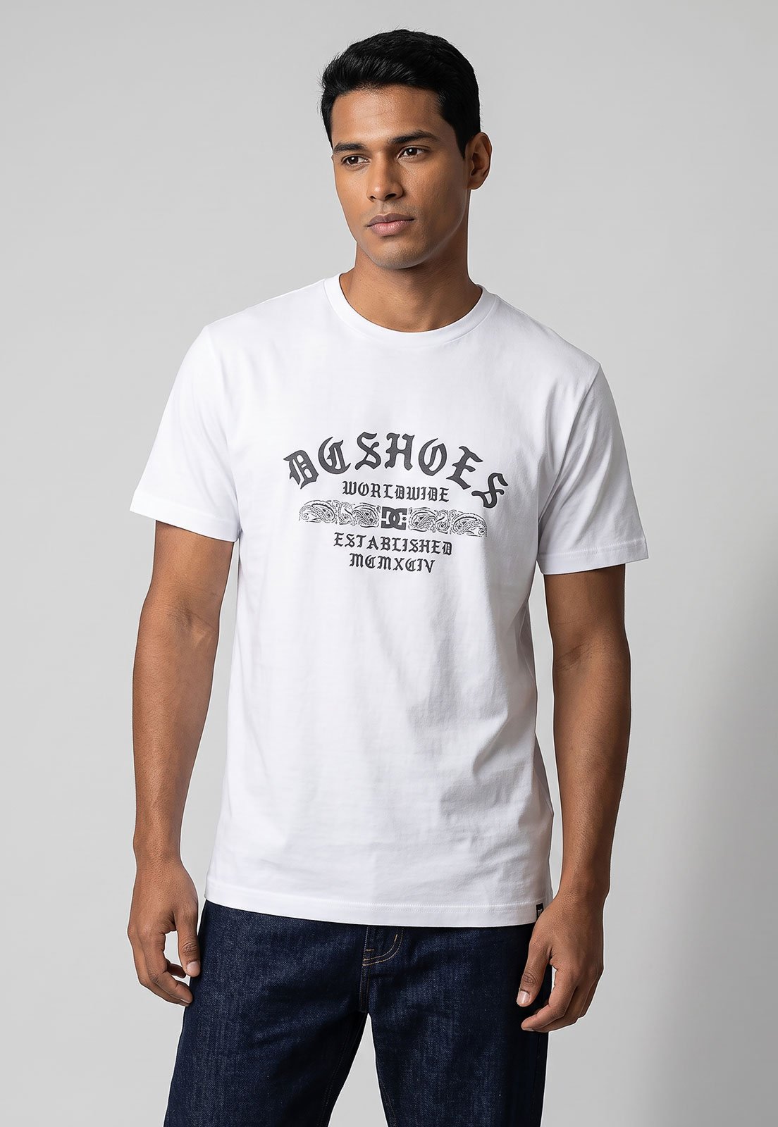 Camiseta Masculina DC Shoes Paslay Got Branca