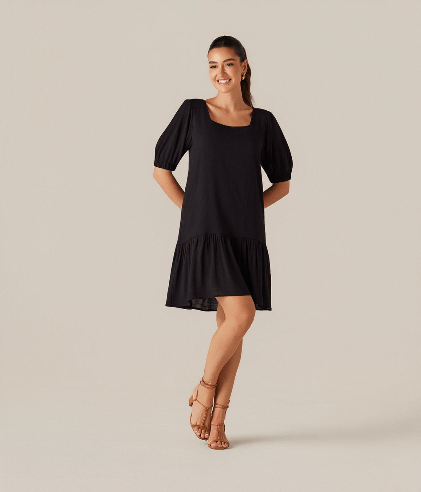 Vestido Manga Curta Decote Quadrado Feminino Preto