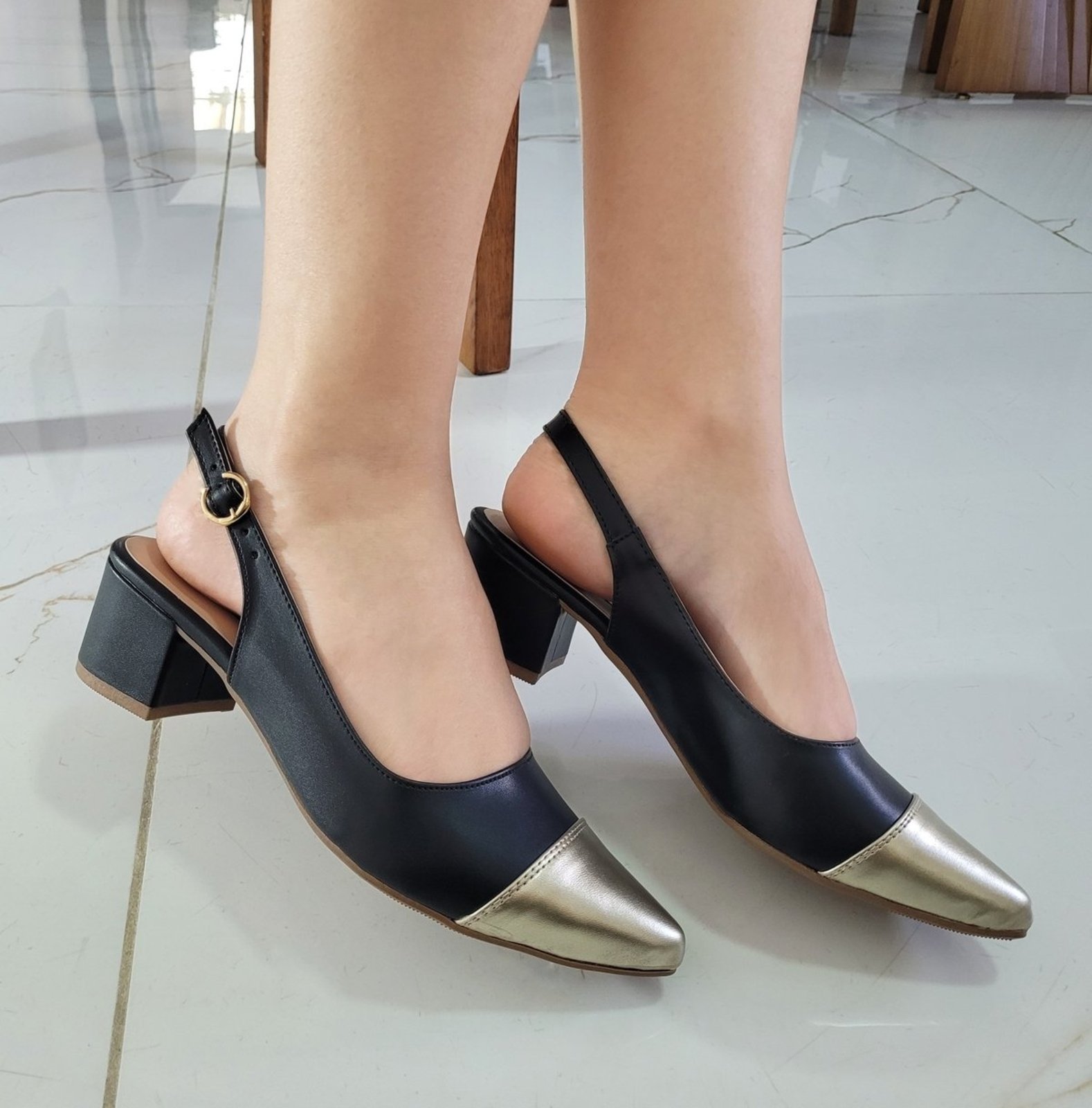 Scarpin Salto Médio Giovanna da Mata Bico Fino Slingback Elegante Confortável Biqueira