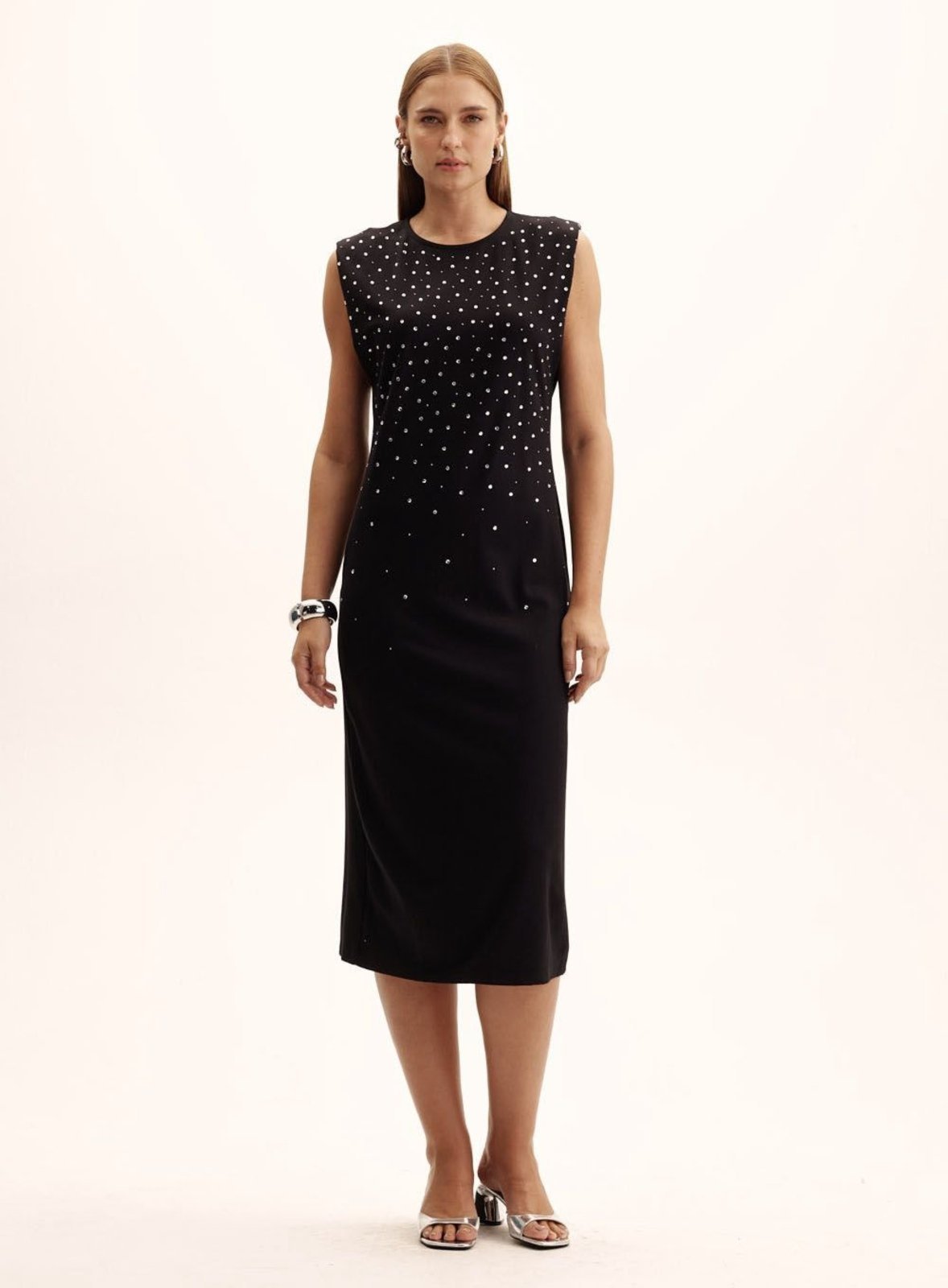 Vestido Comfort Midi Com Aplicação Triton Preto
