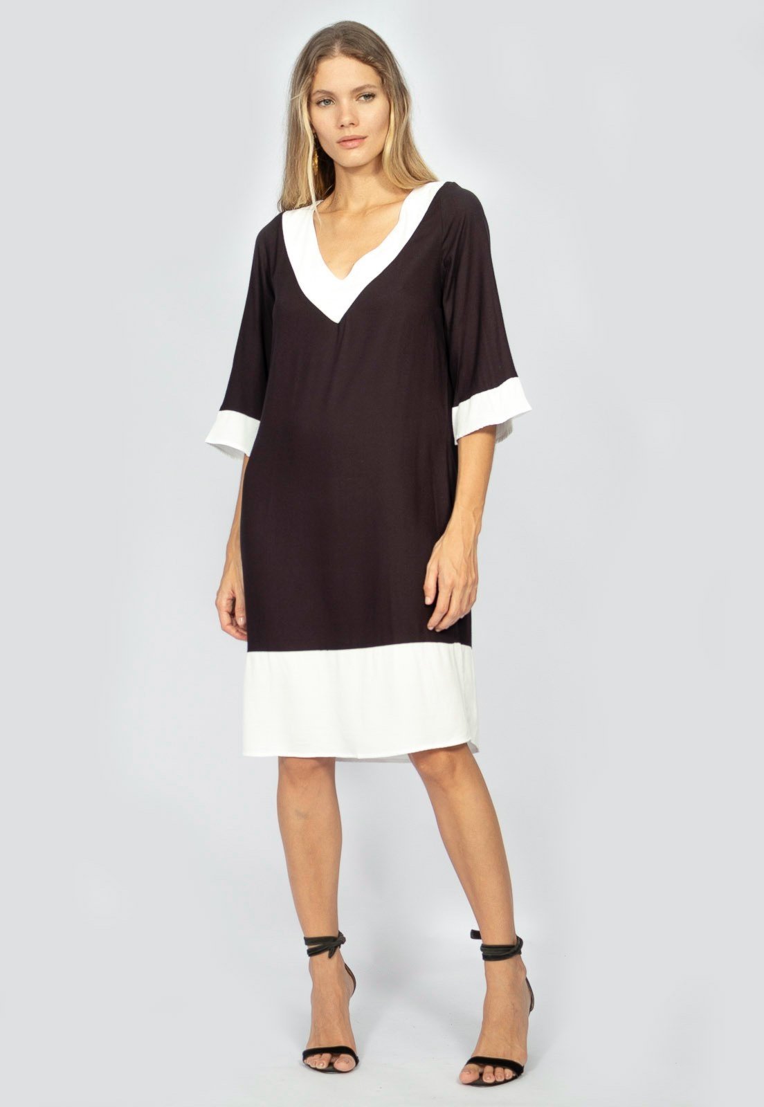 Vista 2 Vestido Curto Amazonia Vital Viscose Amplo Bicolor e Amazonia Vital branco/preto