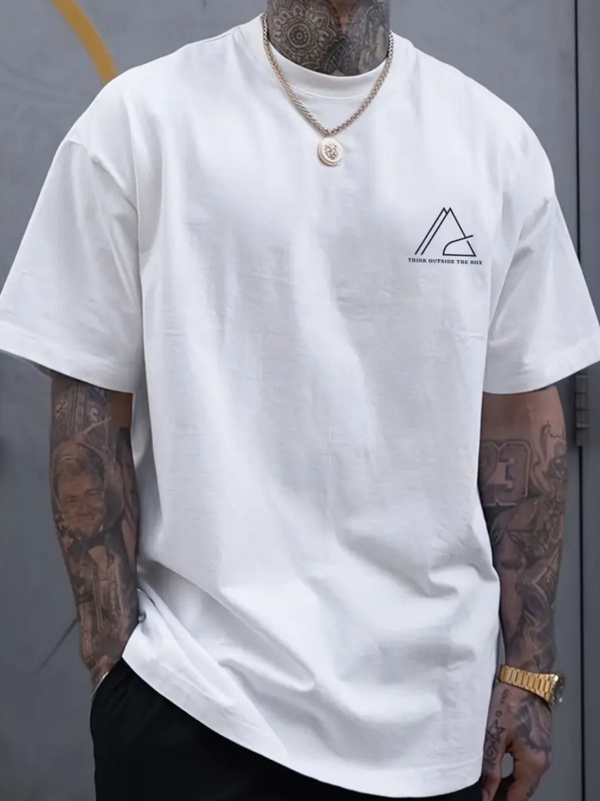 Camiseta Estampada Oversized Pirâmide Safira Moda Algodão Branca
