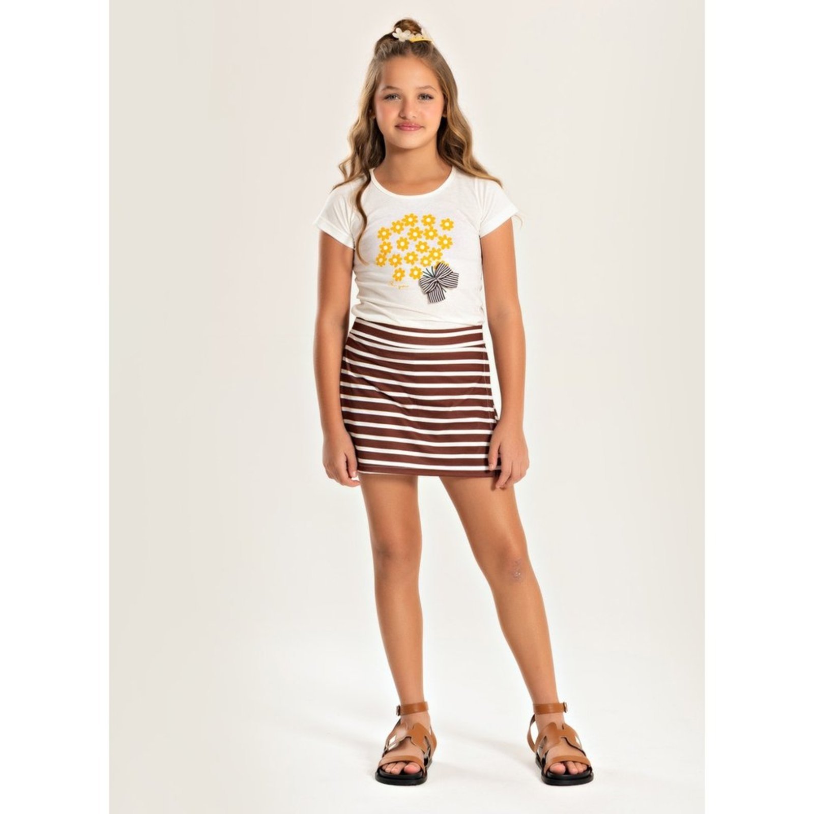 Infantil – Conjunto Verão Menina Natural Blusa Com Laço e Shorts Saia Flores e Listras