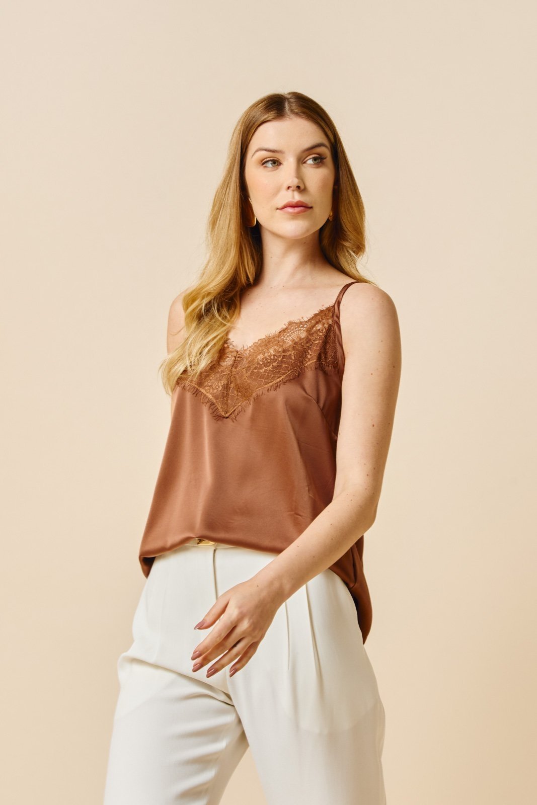 Blusa Regata com Renda Ema - Marrom