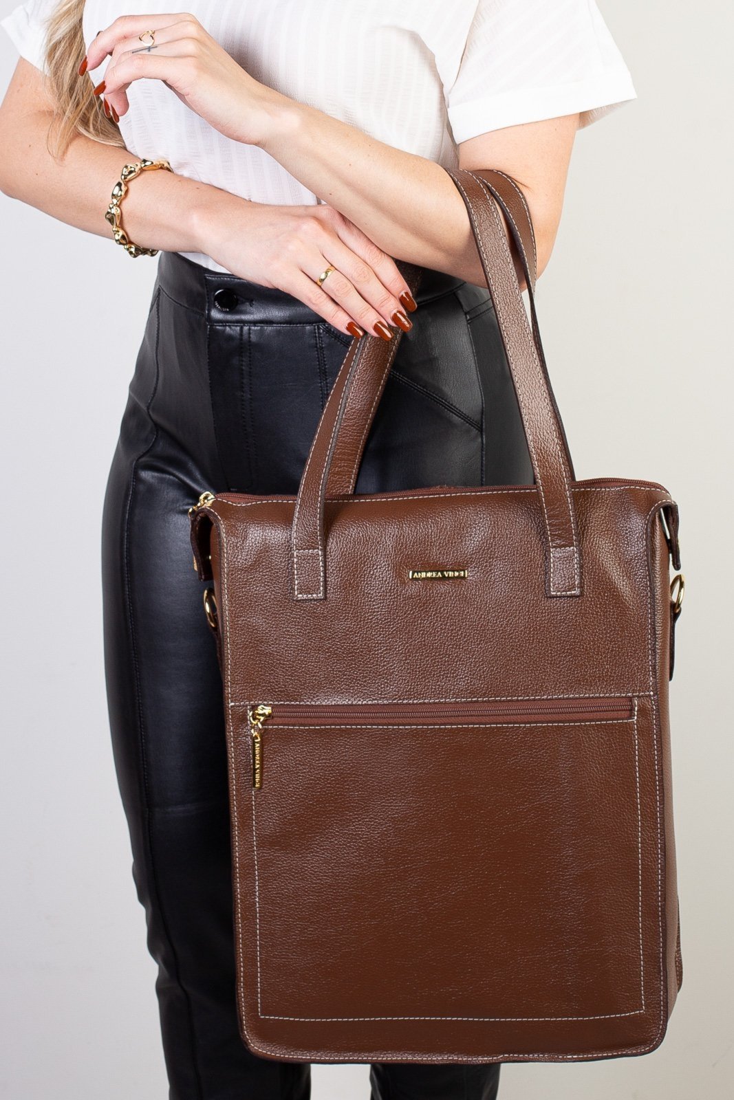 Vista 2 Bolsa para notebook em couro liso Sandra - Whisky Andrea Vinci caramelo Andrea Vinci caramelo