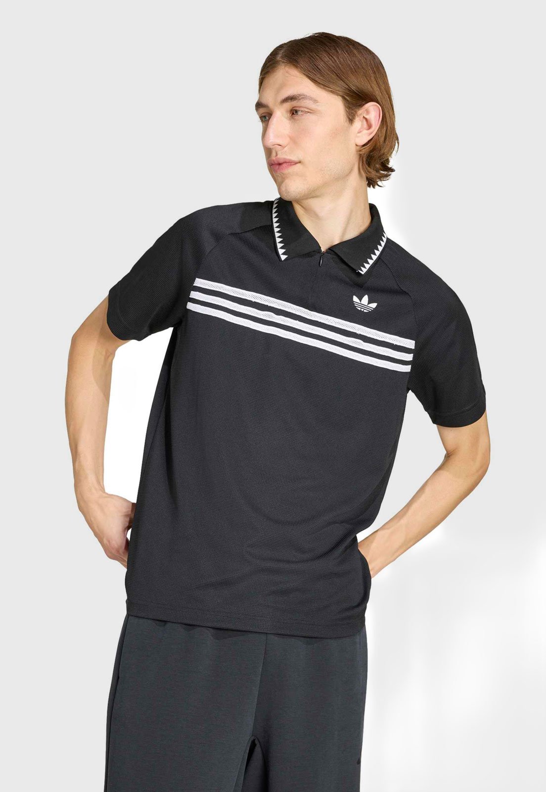 Camiseta Masculina adidas Originals Chest STR PL Preta