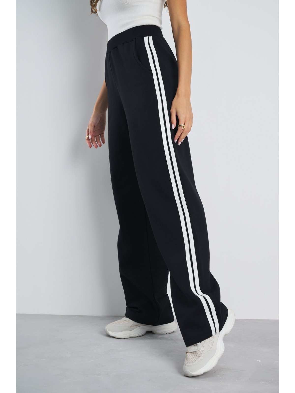 Calça Reta List Moletom Peluciado Preto