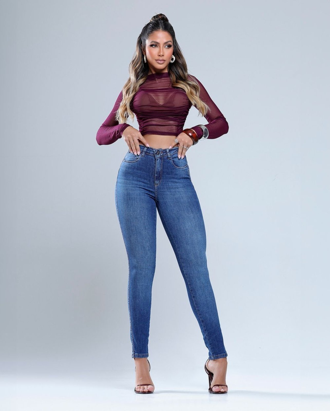 Calça Jeans Skinny Feminina Cintura Intermediária 24910 Escura Consciência