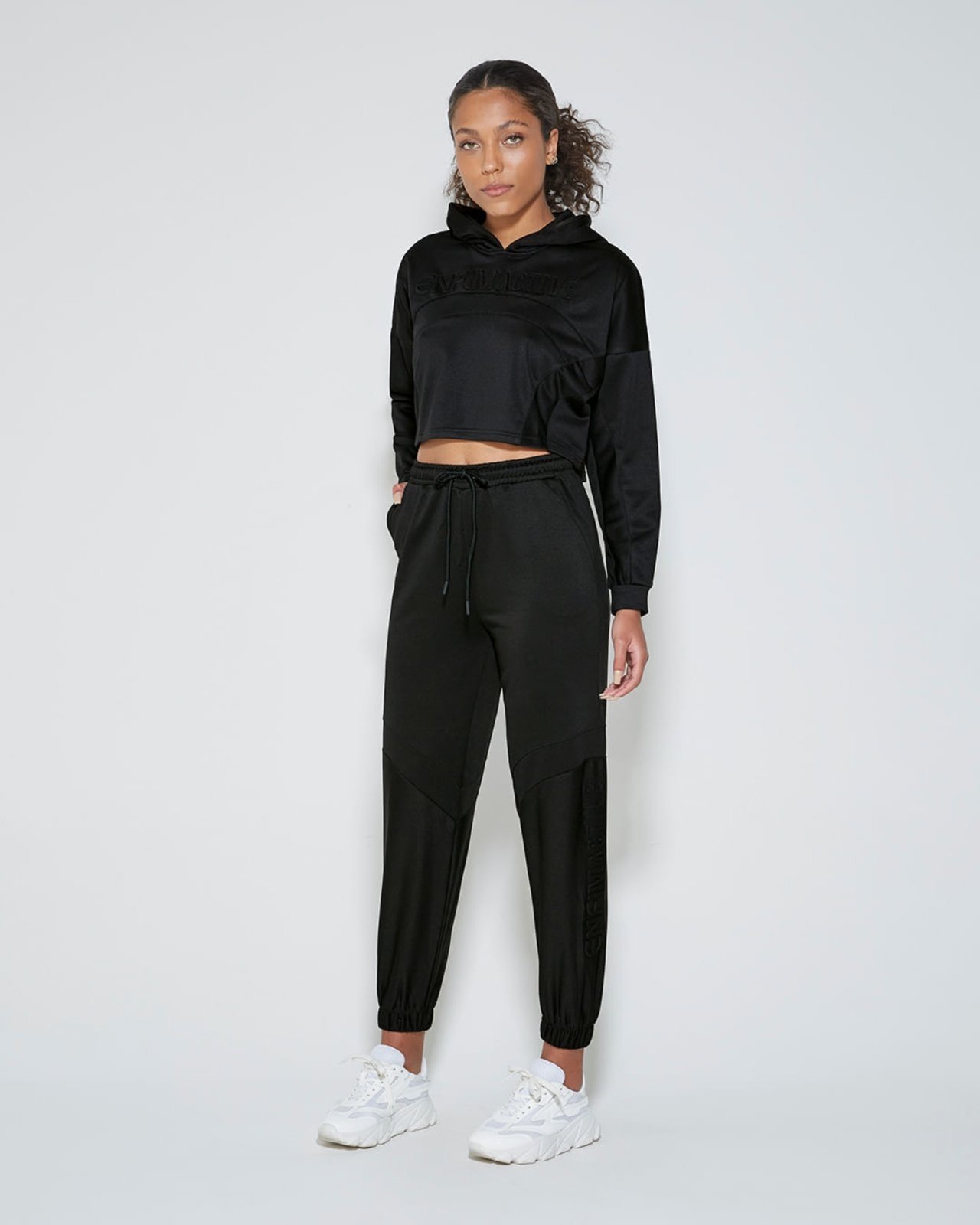Blusão Oversized Feminino Recortes Em Moletom – ENFIM
