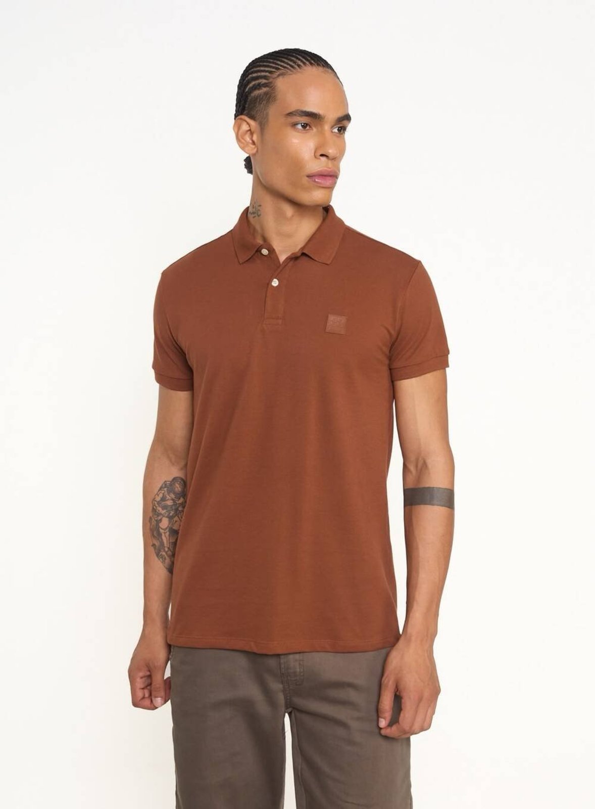 Polo Masculina com Patch de Logo Colcci Marrom Carvalho