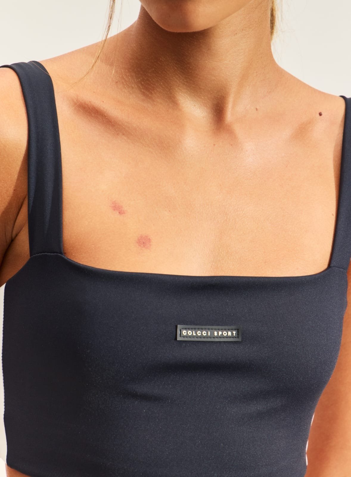 Top Colcci Sport Com Decote Quadrado Preto