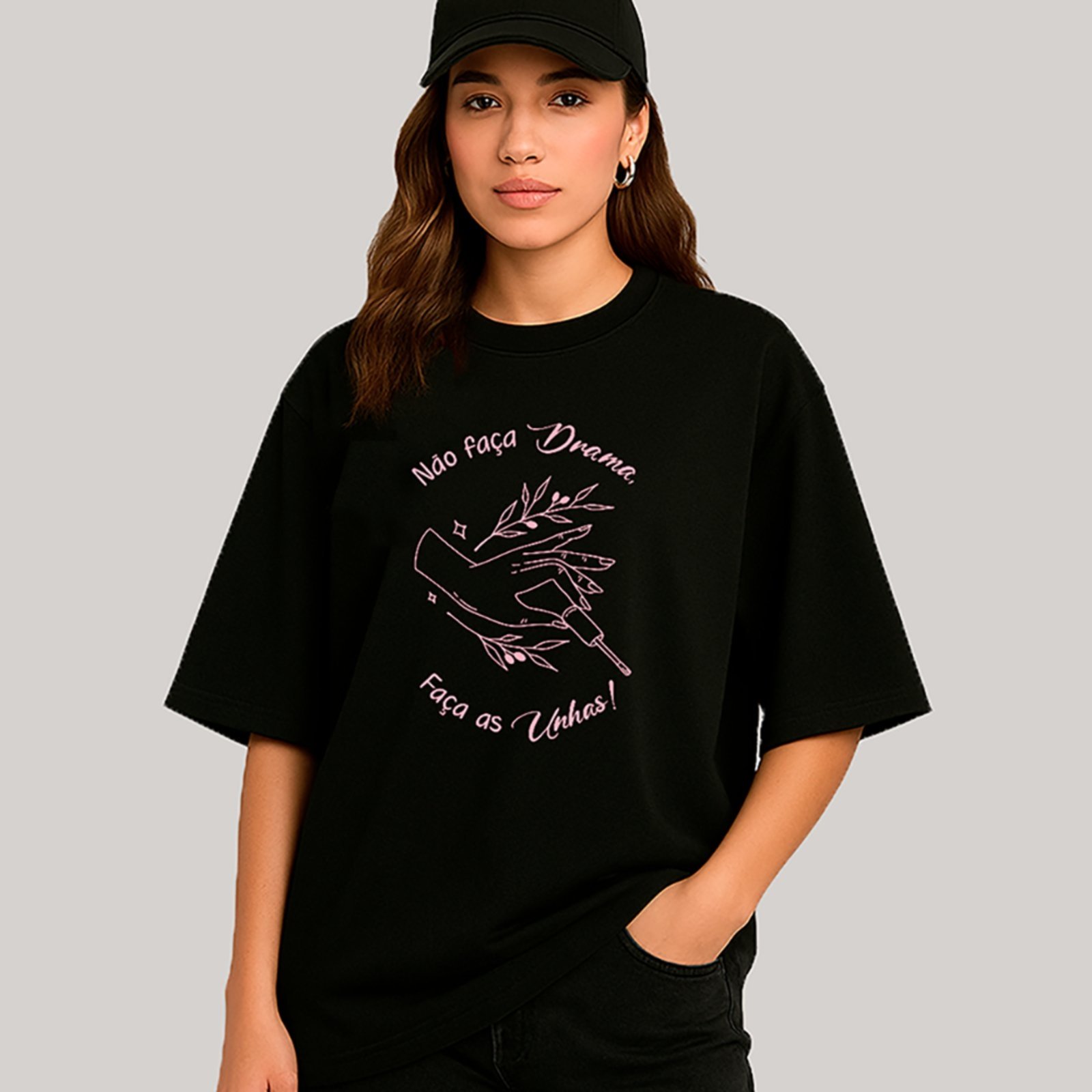 Camiseta Ousy Feminina Não Faça Drama Faça as Unhas Profissão Manicure Oversized Preto