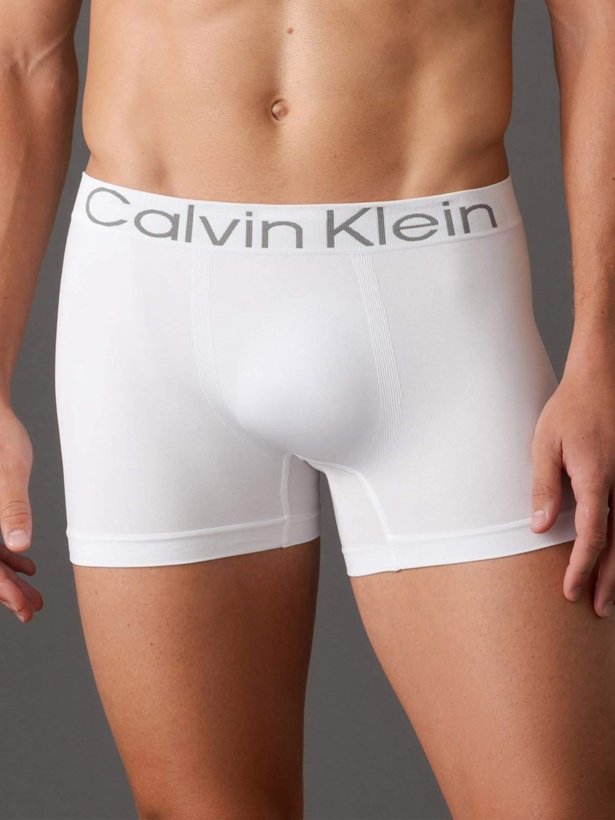 Kit 3 Cuecas Trunk Seamless Flamê Calvin Klein Underwear - Branco, Cinza, Preto Calvin Klein Jeans